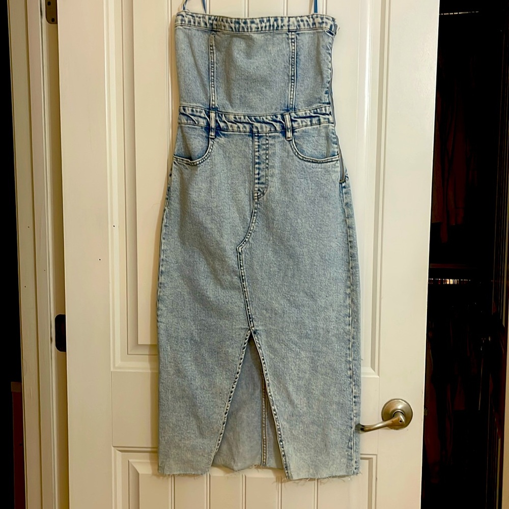 Retail price $69 runs as an xs